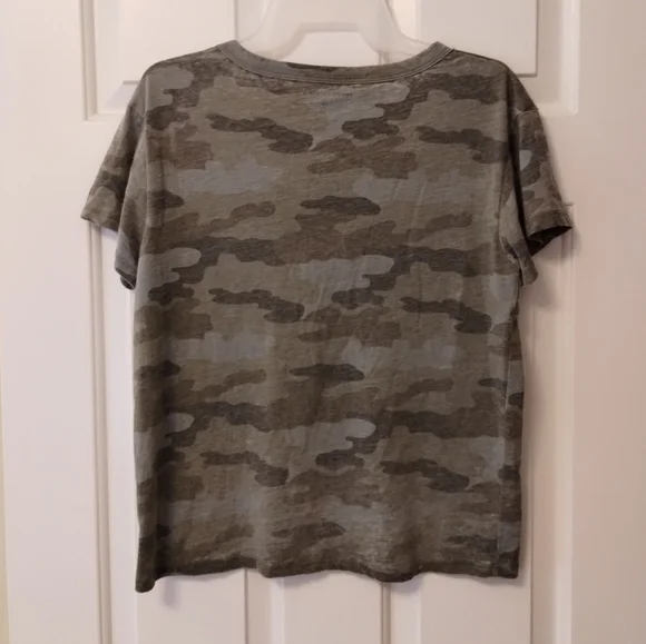 American Eagle camo crop tee - Picture 2 of 7